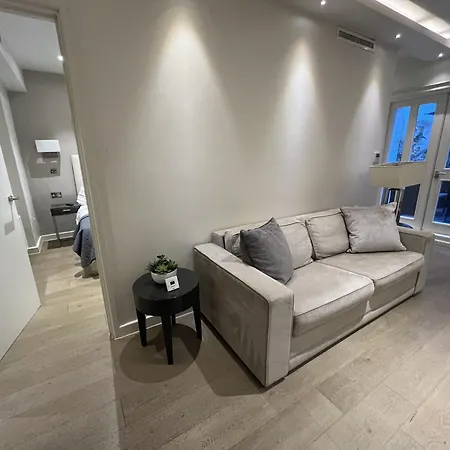 High Street Kensington Apartments London Room photo