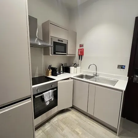 High Street Kensington Apartments London Room photo