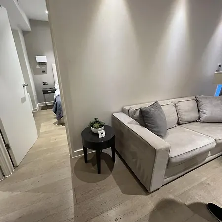 High Street Kensington Apartments London Room photo