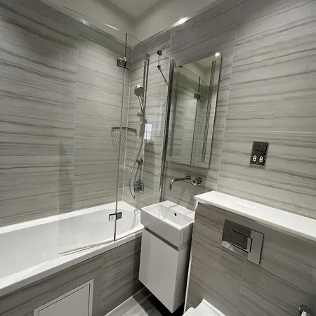High Street Kensington Apartments London Room photo