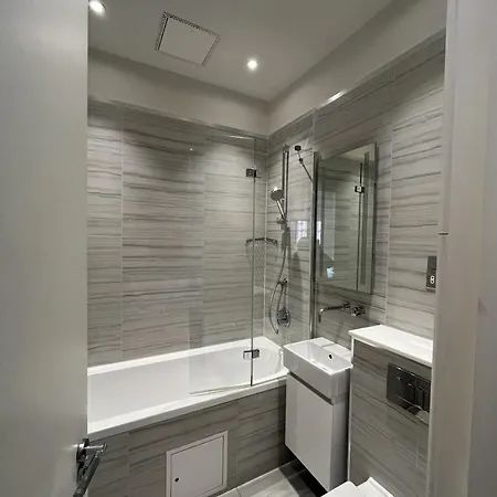High Street Kensington Apartments London Room photo