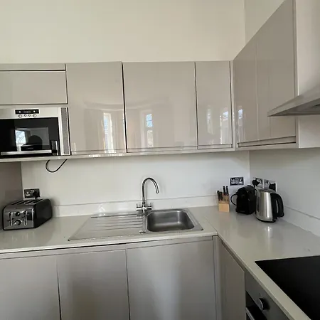High Street Kensington Apartments London Room photo