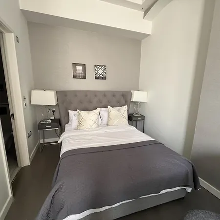 High Street Kensington Apartments London Room photo