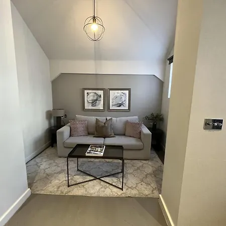 High Street Kensington Apartments London Room photo