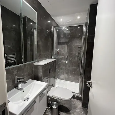 High Street Kensington Apartments London Room photo