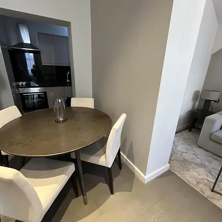 High Street Kensington Apartments London Room photo