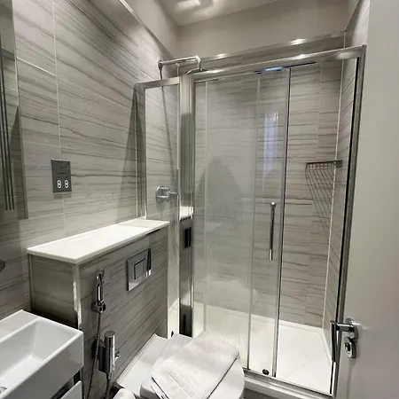 High Street Kensington Apartments London Room photo