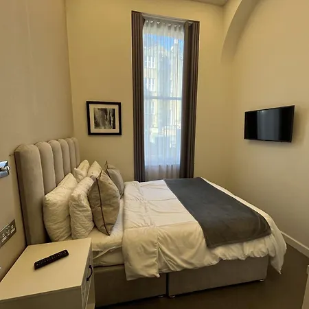 High Street Kensington Apartments London Room photo