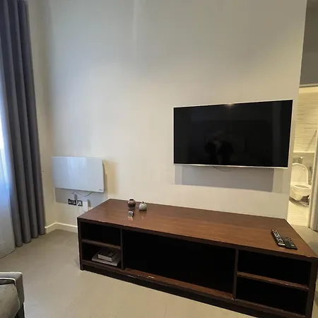 High Street Kensington Apartments London Room photo