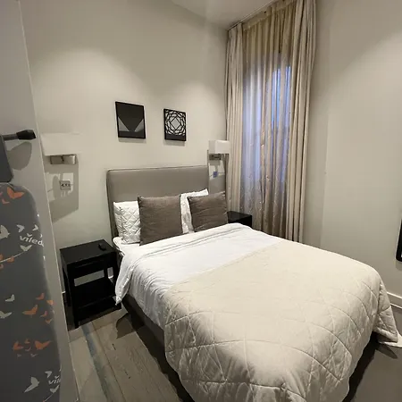 High Street Kensington Apartments London Room photo