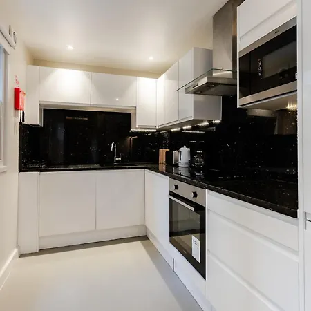 High Street Kensington Apartments Лондон Номер фото