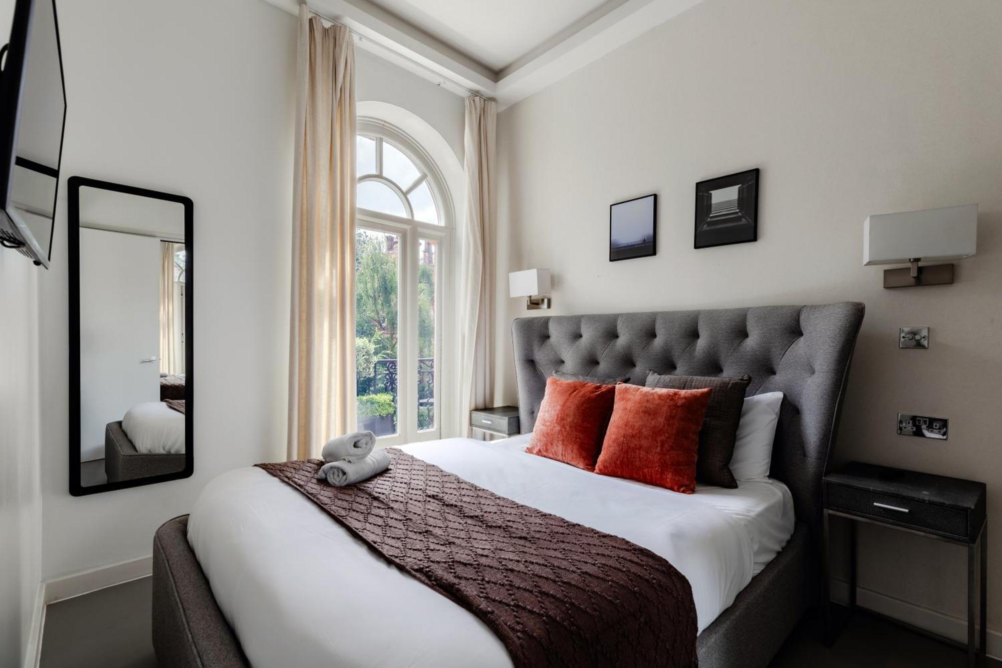 High Street Kensington Apartment